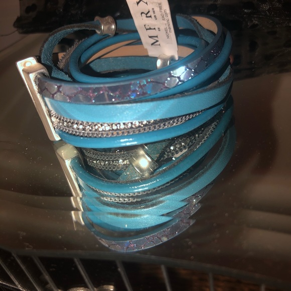 Merx Inc Blue wrap multi layer bracelet